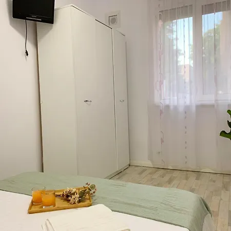 Apartment Comfort By The Sea - Elegant 2br Retreat Mangalia