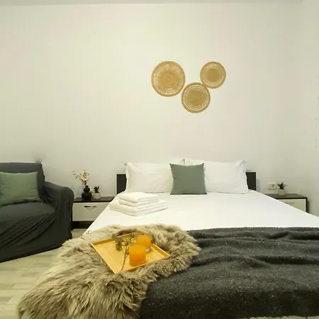 Comfort By The Sea - Elegant 2br Retreat